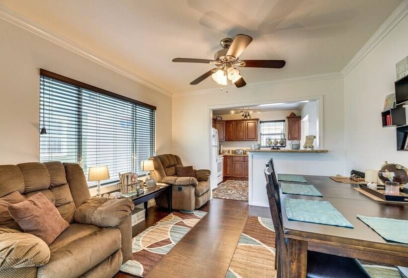 Lovely Los Angeles Getaway: Patio, Near Beaches!