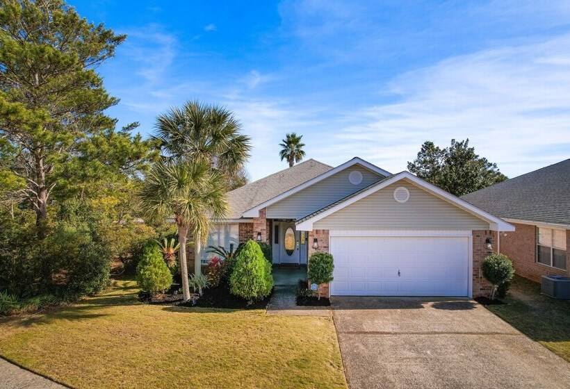 Miramar Beach Home: Walk To Private Beach!