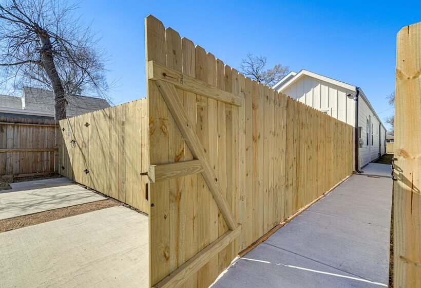 Modern Houston Vacation Rental, 8 Mi To Downtown!