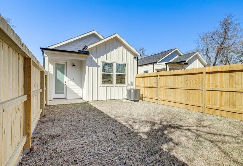 Modern Houston Vacation Rental, 8 Mi To Downtown!