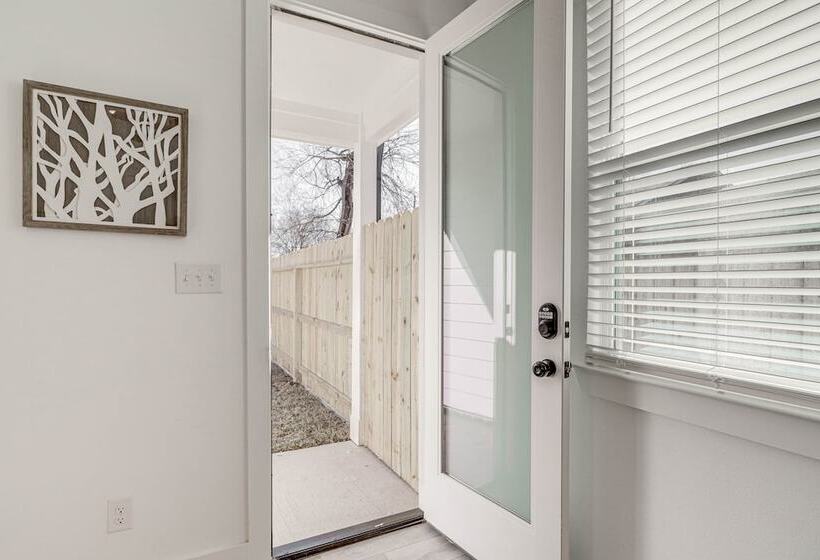 Modern Houston Vacation Rental, 8 Mi To Downtown!