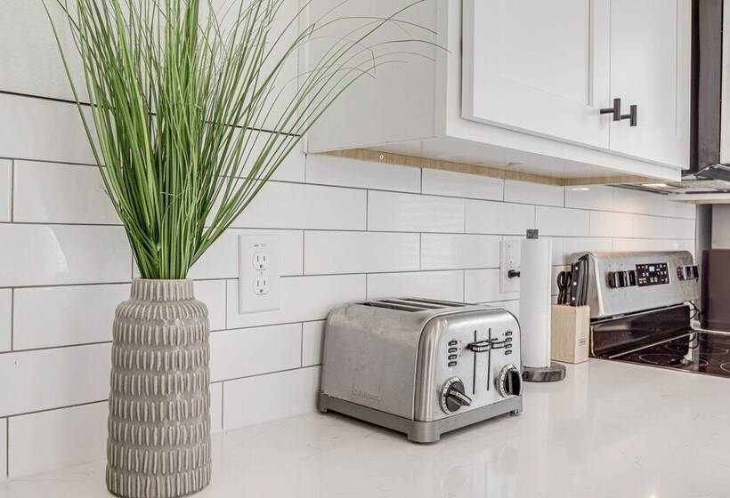 Modern Houston Vacation Rental, 8 Mi To Downtown!