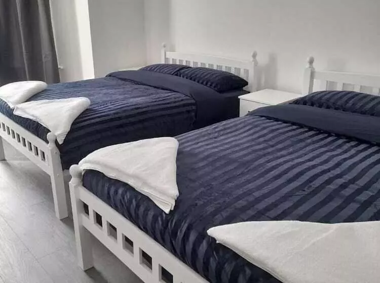 ペンション Rayan S Lodge Stratford