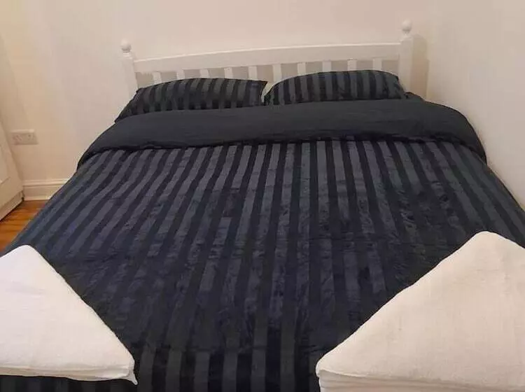 ペンション Rayan S Lodge Stratford