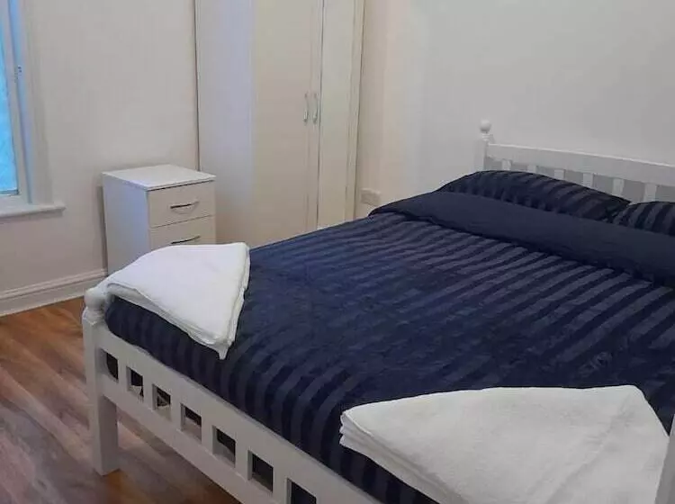 ペンション Rayan S Lodge Stratford