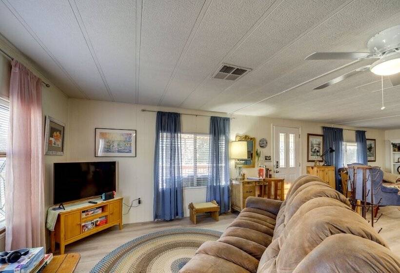 Charming Camp Verde Home: Hiking, Wine & More!