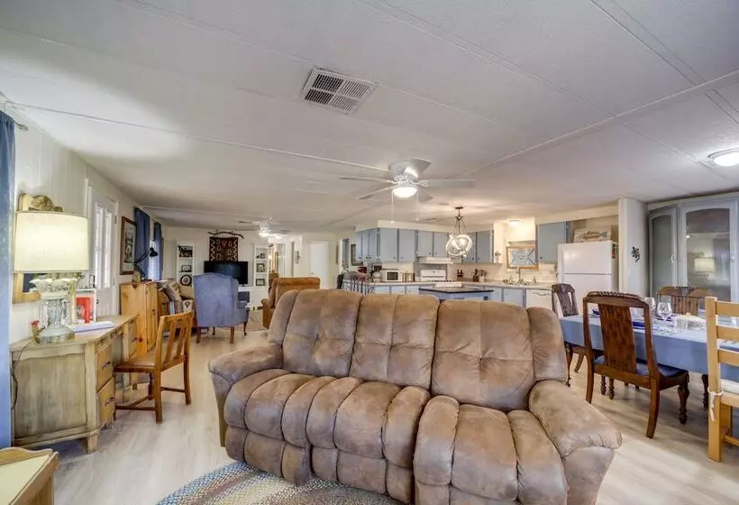 Charming Camp Verde Home: Hiking, Wine & More!