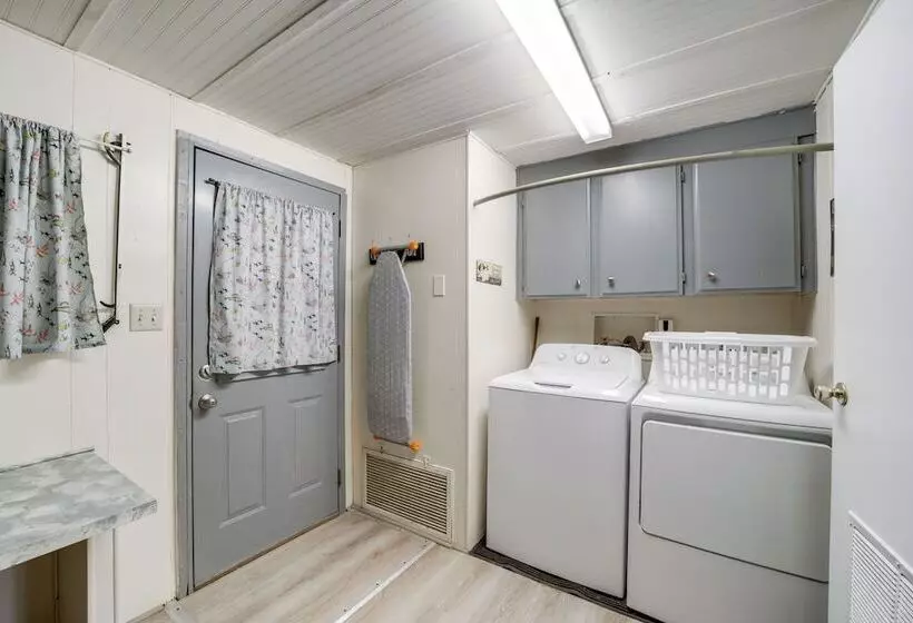 Charming Camp Verde Home: Hiking, Wine & More!