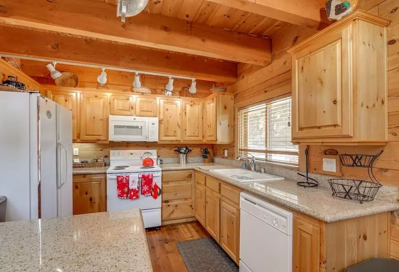 Secluded Cabin Near Lake, 18 Mi To Brian Head!