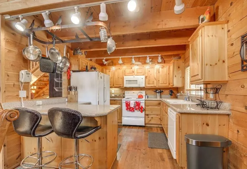 Secluded Cabin Near Lake, 18 Mi To Brian Head!