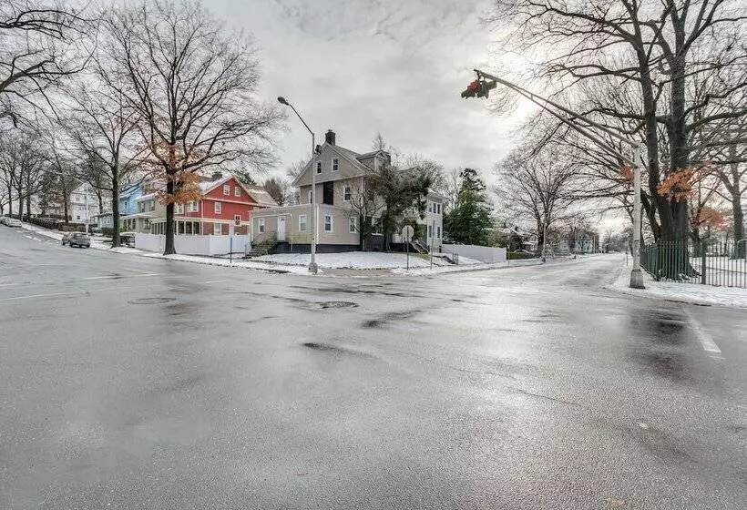 Spacious East Orange Home: Steps To Elmwood Park!