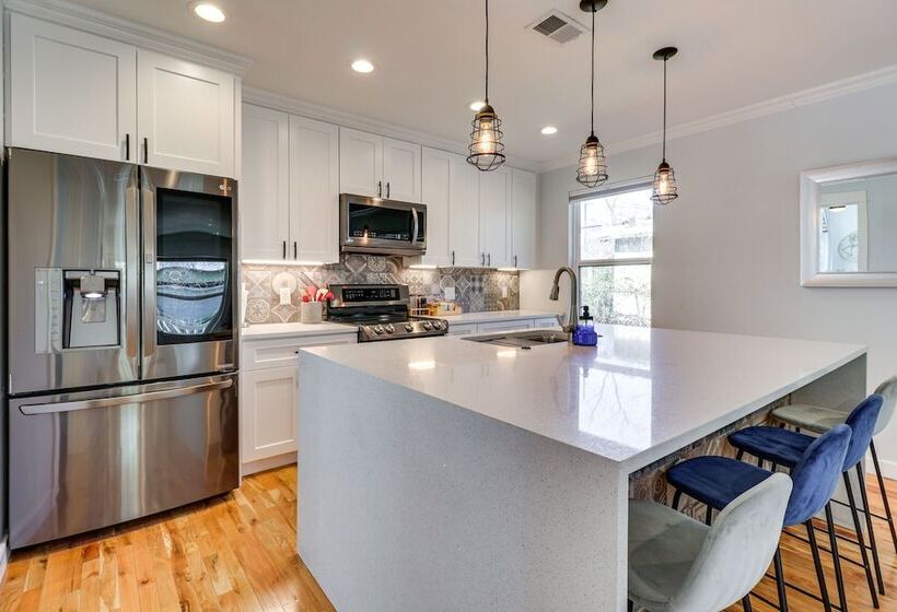 Updated Austin Home ~ 1 Block To Hike/bike Trail!