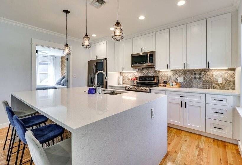 Updated Austin Home ~ 1 Block To Hike/bike Trail!