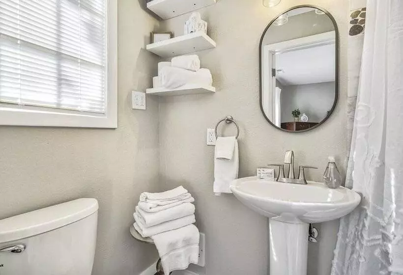 2brwren S Nestdowntown And Hiking Nearby