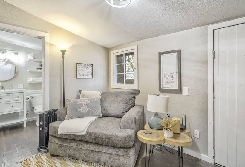 2brwren S Nestdowntown And Hiking Nearby