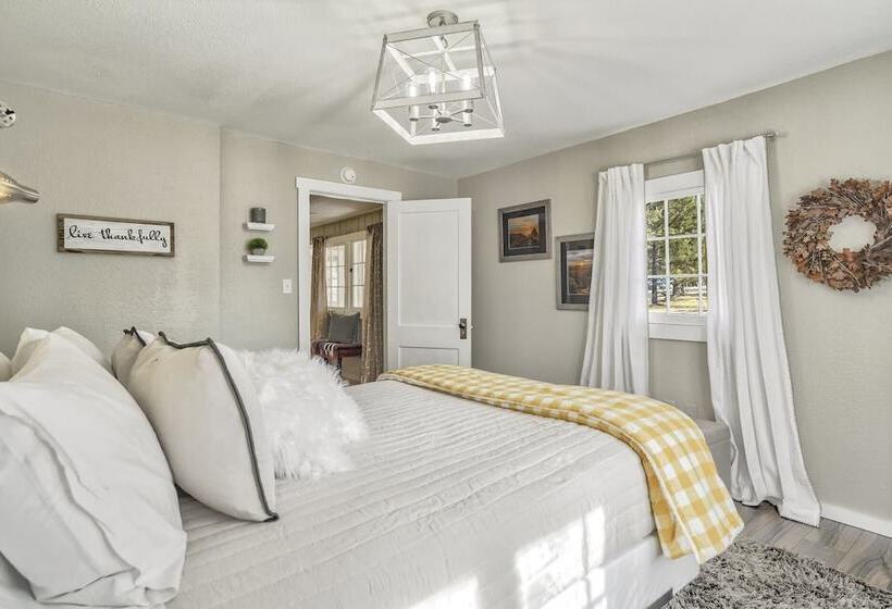 2brwren S Nestdowntown And Hiking Nearby