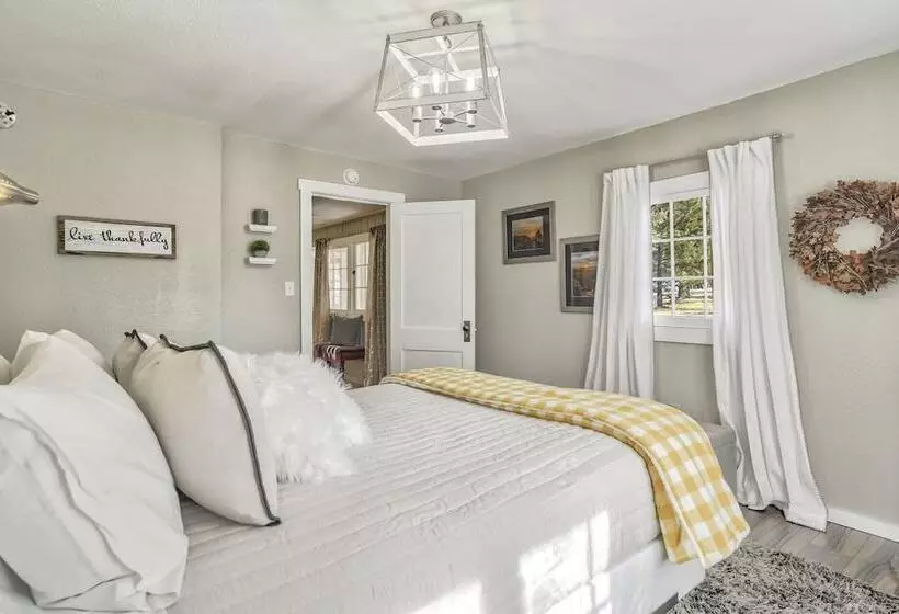 2brwren S Nestdowntown And Hiking Nearby