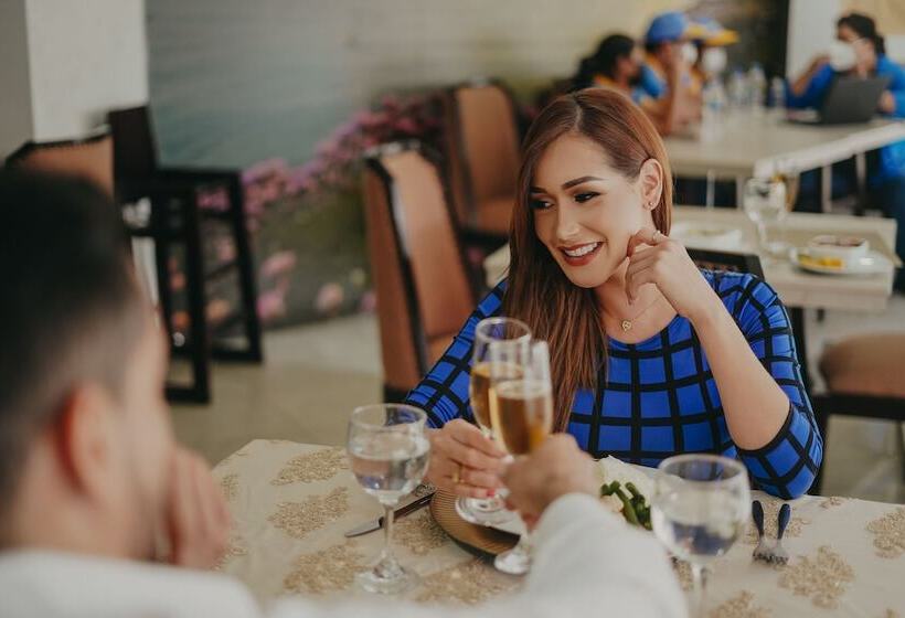 Britney Hotel Machala