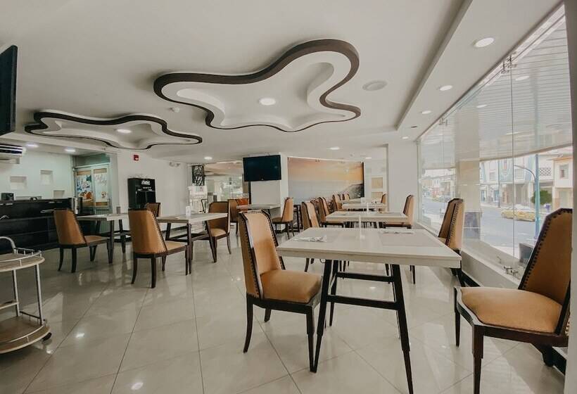 Britney Hotel Machala