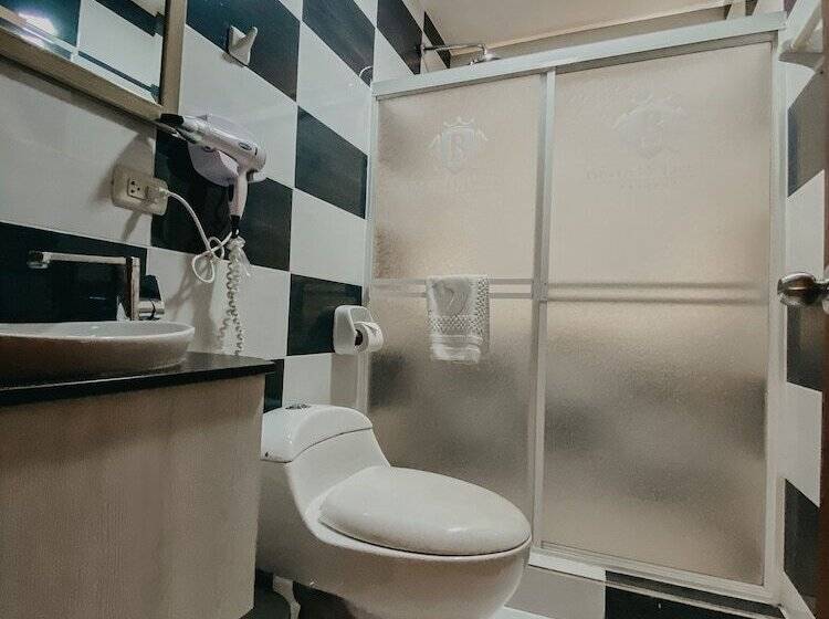 Britney Hotel Machala