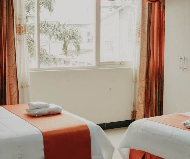 Britney Hotel Machala