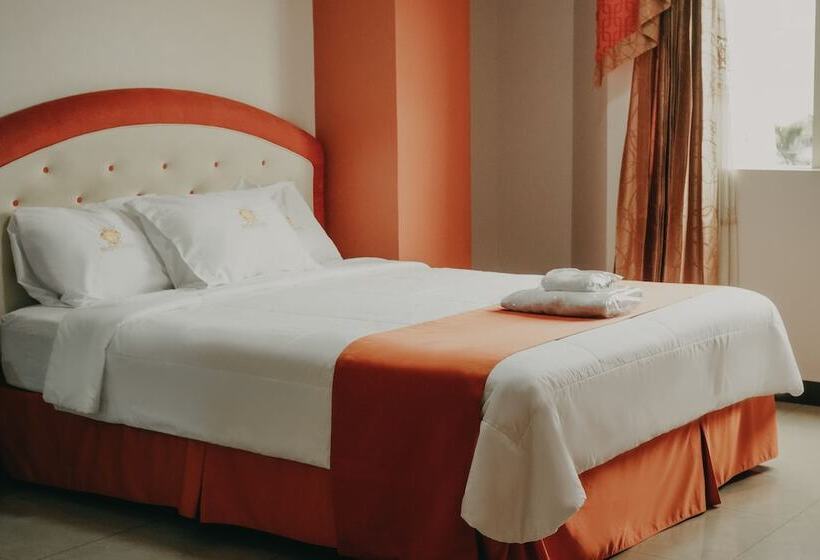 Britney Hotel Machala