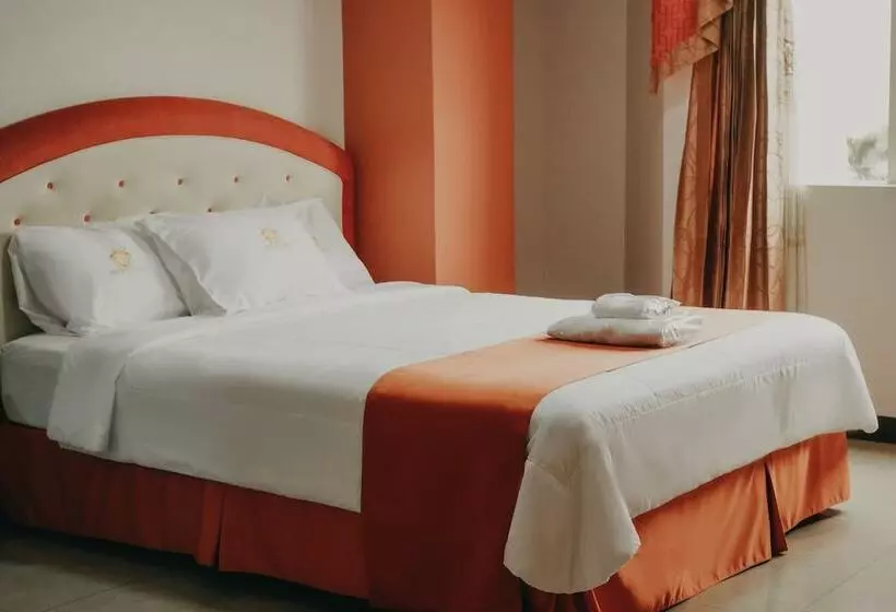 Britney Hotel Machala