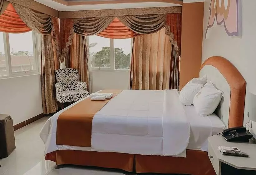 Britney Hotel Machala