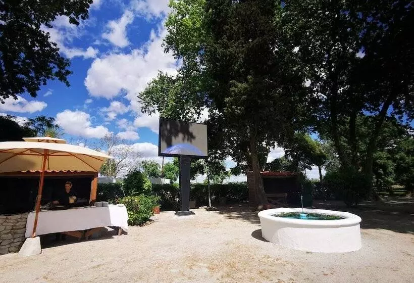 Maaseutuhotelli Quinta Do Louredo   évora