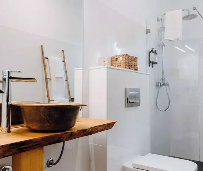 Maaseutuhotelli Quinta Do Louredo   évora