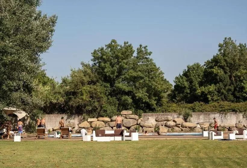 Maaseutuhotelli Quinta Do Louredo   évora