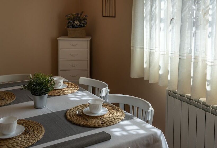 بنسيون La Posada Del 42