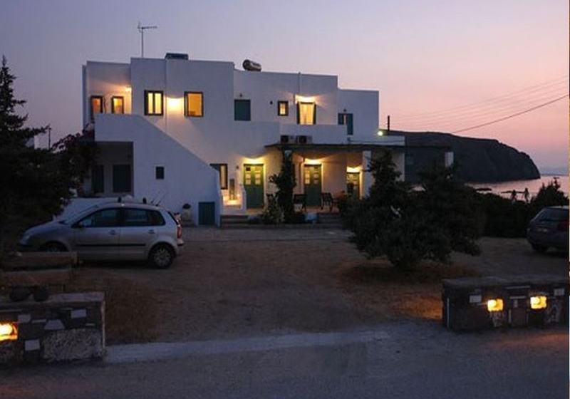 Anemoessa Studios & Rooms