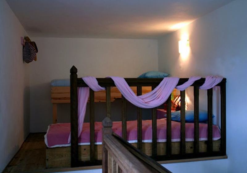 Anemoessa Studios & Rooms