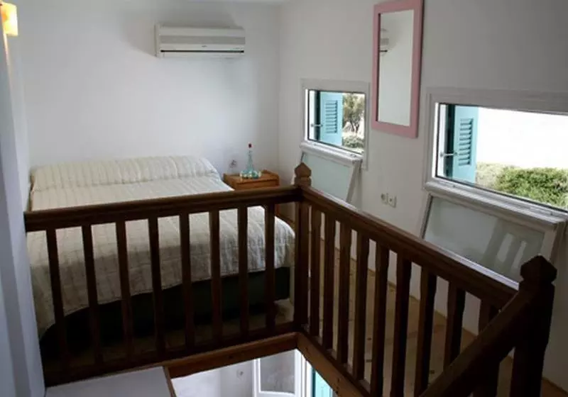 Anemoessa Studios & Rooms