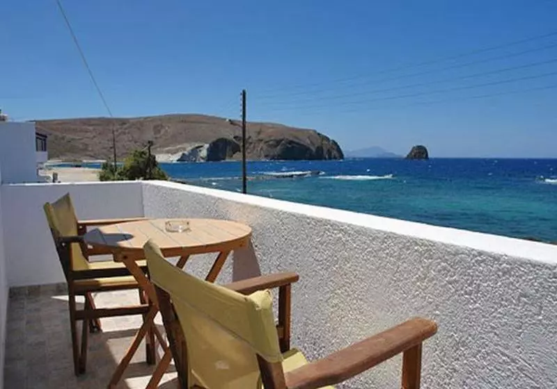 Anemoessa Studios & Rooms