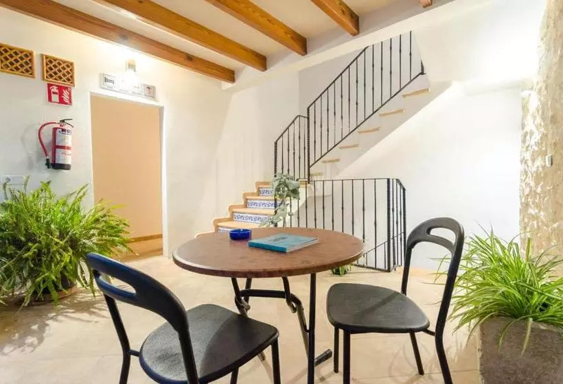 Embat Alberg Juvenil   Hostel