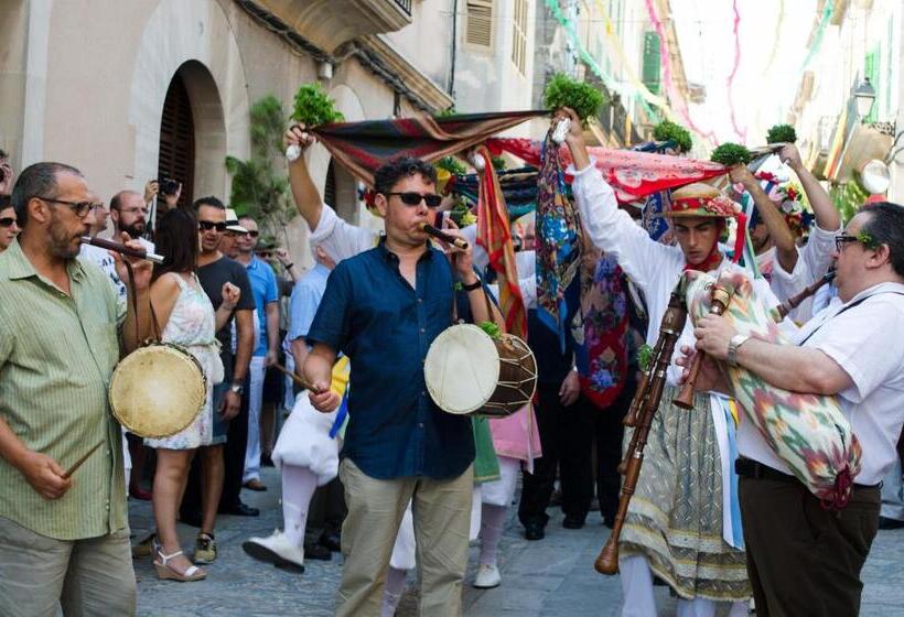 Embat Alberg Juvenil Hostel