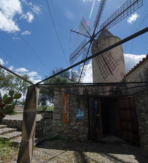 Embat Alberg Juvenil Hostel