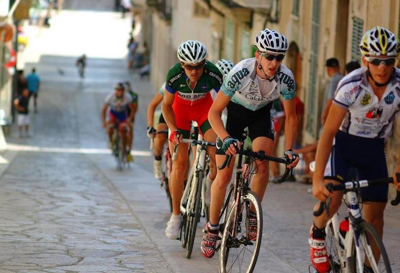 Embat Alberg Juvenil Hostel