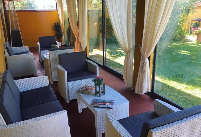 هتل Agriturismo La Conte