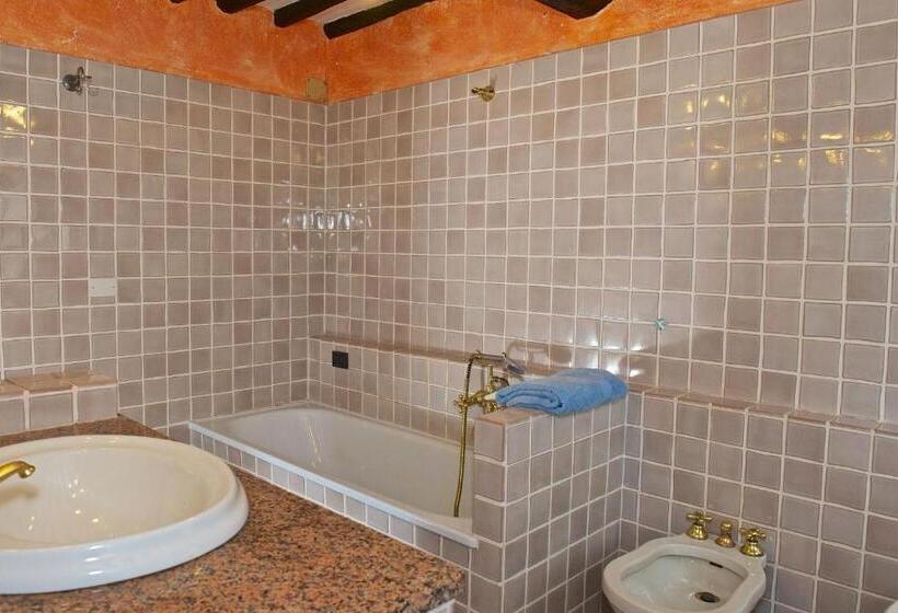 هتل Agriturismo La Conte