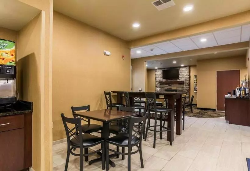 Cobblestone Hotel & Suites   Harborcreek