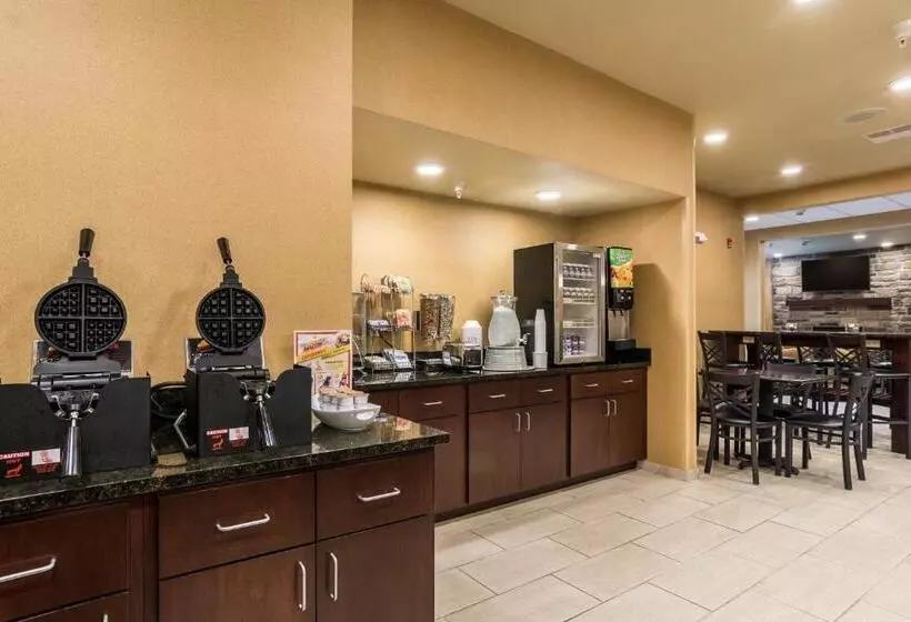 Cobblestone Hotel & Suites   Harborcreek