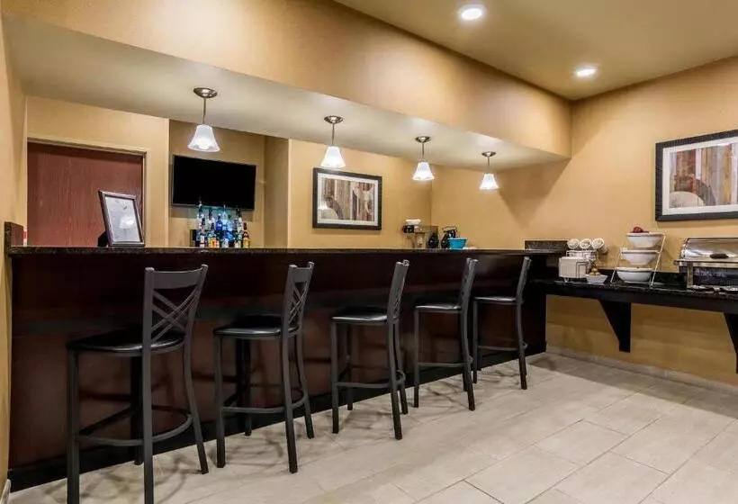 Cobblestone Hotel & Suites   Harborcreek