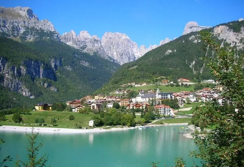 ホテル Garnì Lago Alpino