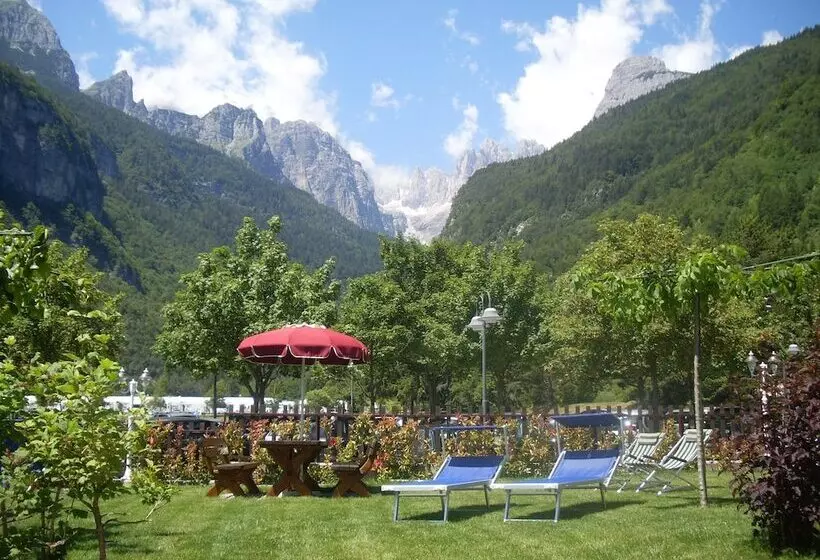 ホテル Garnì Lago Alpino