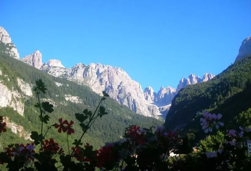 ホテル Garnì Lago Alpino
