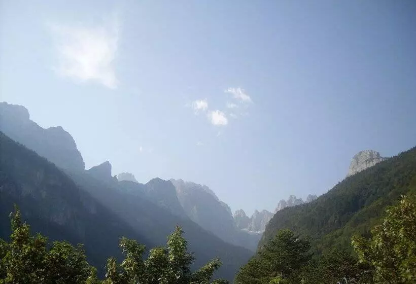 ホテル Garnì Lago Alpino