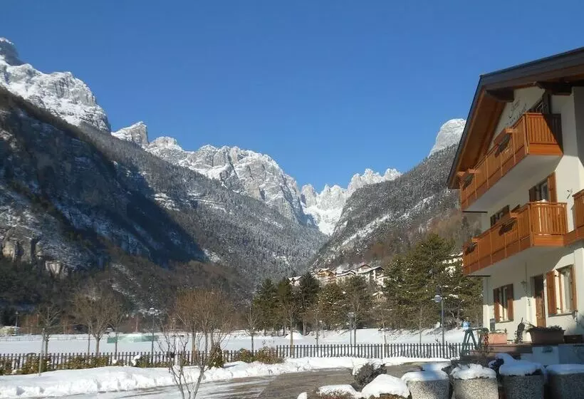 ホテル Garnì Lago Alpino